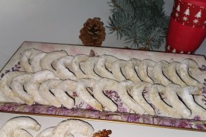 Desert cornulete fragede cu nuca