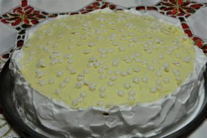 Desert tort cu fructe si aroma de cocos