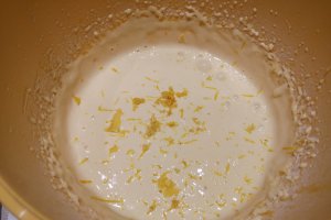 Desert prajitura cu foi fragede cu nuci și crema de lamaie
