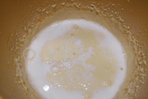 Desert prajitura cu foi fragede cu nuci și crema de lamaie