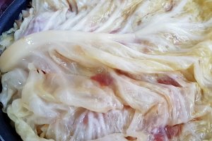 Sarmale cu carne tocata de porc in foi de varza acra