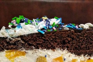 Desert tort cu piersici si mascarpone