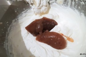 Desert buturuga cu ciocolata si crema de castane (fara gluten, low carb)