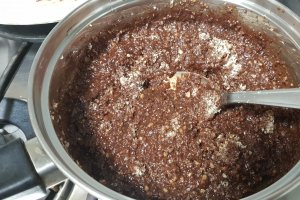 Desert semilune cu crema de nuci si ciocolata