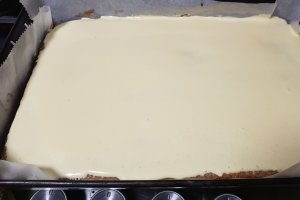 Desert semilune cu crema de nuci si ciocolata
