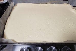 Desert semilune cu crema de nuci si ciocolata