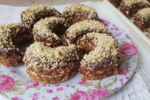 Desert semilune cu crema de nuci si ciocolata