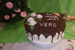 Desert tort cu mousse si jeleu de zmeura