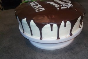 Desert tort cu mousse si jeleu de zmeura