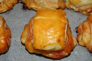 Aperitiv rulada cu cascaval si bacon