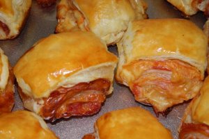 Aperitiv rulada cu cascaval si bacon