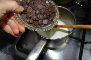 Desert prajitura cu crema de vanilie si crema de nuci