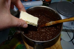 Desert prajitura cu crema de vanilie si crema de nuci