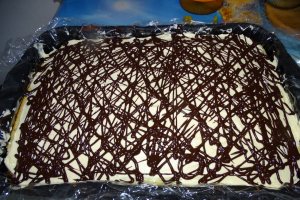 Desert prajitura cu crema de vanilie si crema de nuci