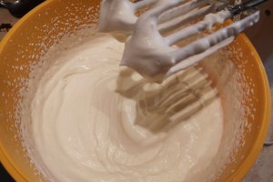 Desert tort cu ciocolata si zmeura