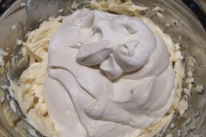 Desert tort cu ciocolata si zmeura