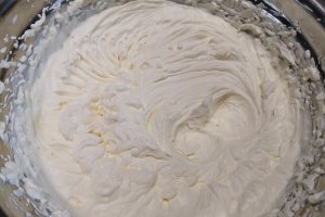 Desert tort cu ciocolata si zmeura