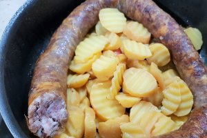 Carnat de casa cu cartofi, ca la bunici