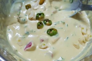Salata cu smantana, fasole verde, cartofi si sunculita de porc