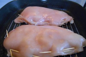 Piept de pui umplut, cu garnitura de cus-cus