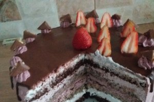 Desert tort cu mure si ciocolata alba