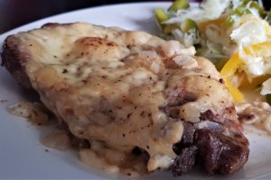 Cotlete de porc gratinate la cuptor