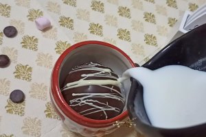 Desert sfere de ciocolata, umplute, pentru cacao calda