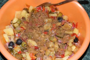 Salata orientala de cartofi cu ardei copt