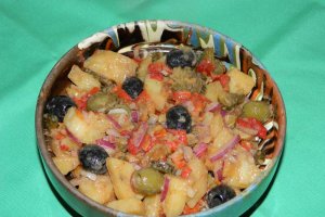 Salata orientala de cartofi cu ardei copt