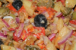 Salata orientala de cartofi cu ardei copt