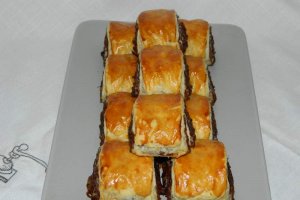 Desert rulada cu mere si ciocolata - 950