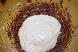 Desert cheesecake cu ciocolata si jeleu de mure