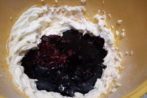 Desert tort cu afine si jeleu de zmeura