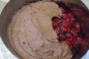 Desert tort cu visine si ciocolata