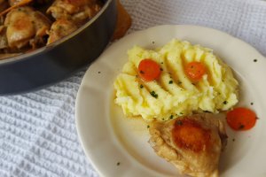 Pulpe de pui in vin