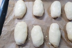 Painici cu lapte, unt si chimen