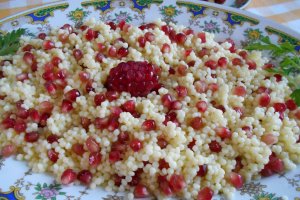 Garnitura de cus-cus cu rodie