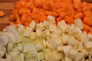 Ciorba de ciolan afumat cu legume si smantana