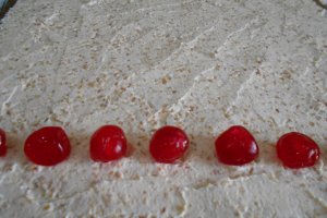 Desert rulada cu crema de mascarpone si alune