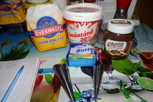 Desert coji de rulouri, umplute cu diverse creme