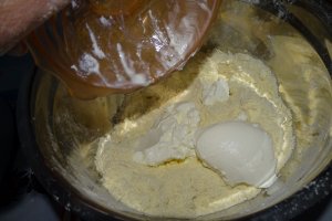 Desert coji de rulouri, umplute cu diverse creme