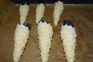 Desert coji de rulouri, umplute cu diverse creme