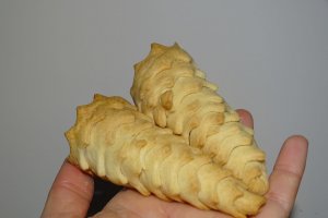 Desert coji de rulouri, umplute cu diverse creme