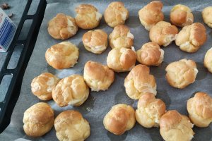 Desert tort profiterol cu ciocolata si portocale
