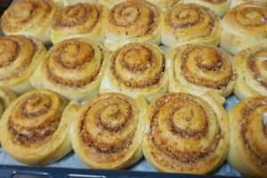 Desert cuib de viespi cu nuca si sos de vanilie