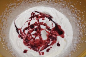 Desert tort cu crema de portocale si zmeura