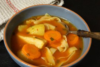 Supa de rosii cu legume si taitei
