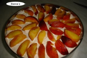 Tarta racoritoare cu piersici