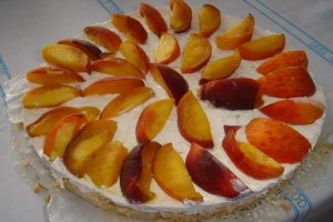 Tarta racoritoare cu piersici