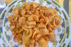 Orecchiette cu piept de pui